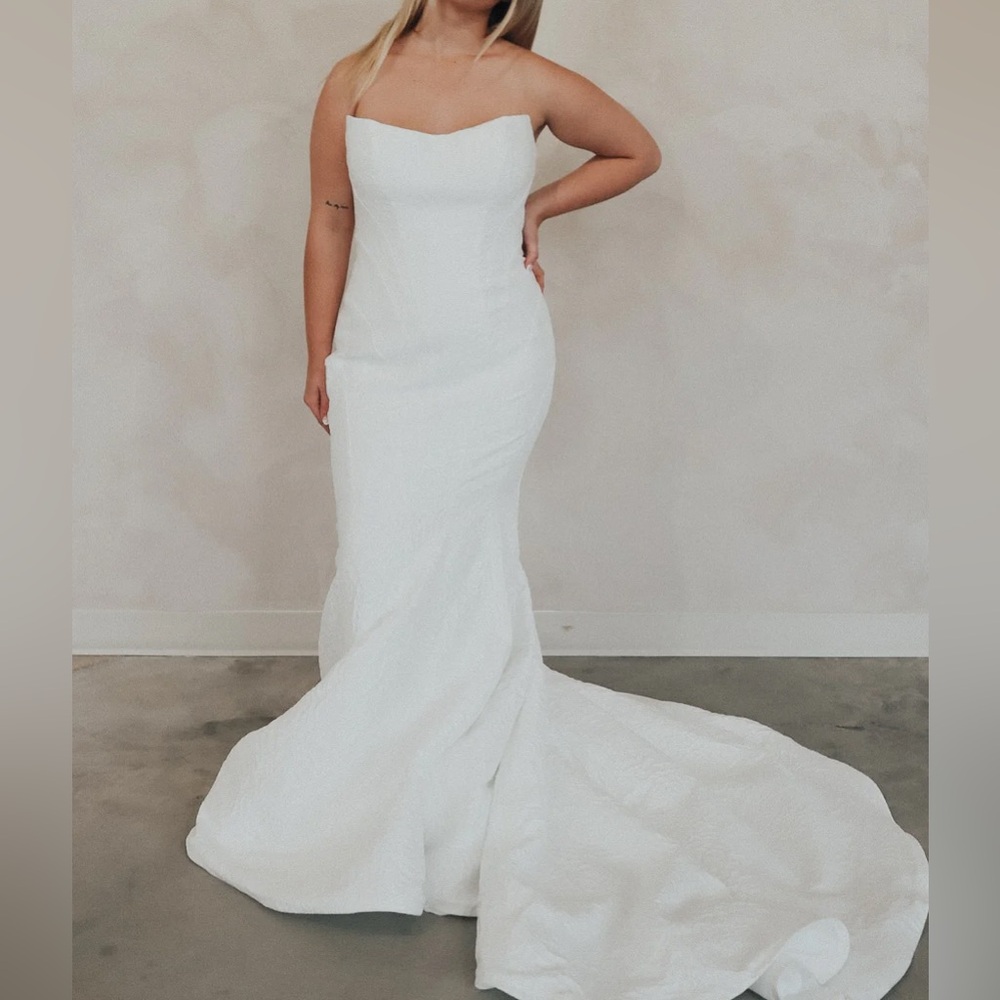 Dearly Bridal Rivi Wedding Gown